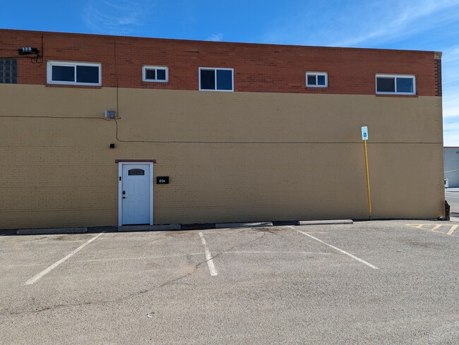 Entrance - 613 4th St