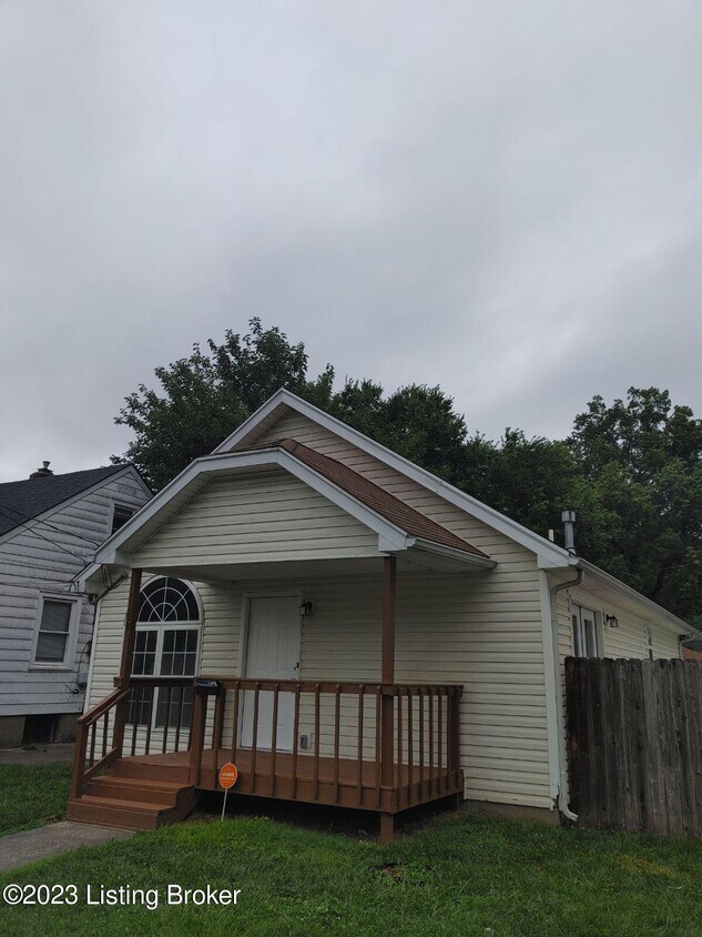 Primary Photo - 1109 Camden Ave