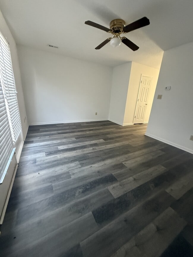 Building Photo - 203 S Lincoln St