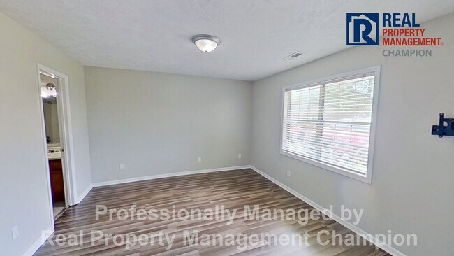 Foto del edificio - 2BD/2BA Home with Fenced Back Yard