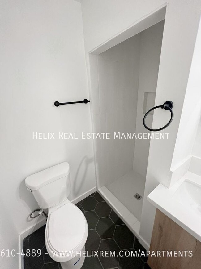 Building Photo - 190 S Marengo Ave