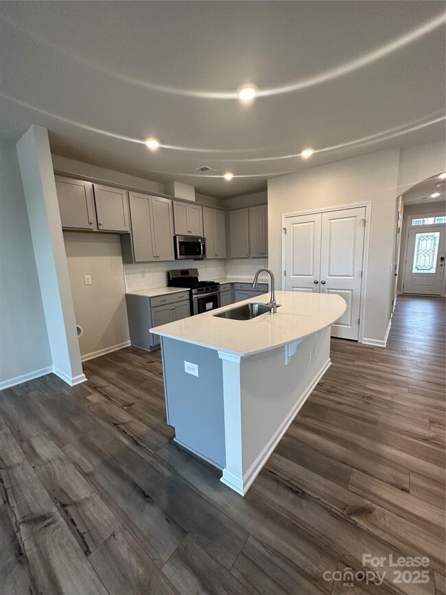 Building Photo - 13965 Castle Nook Dr