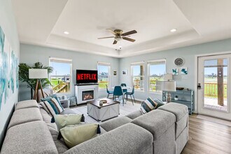 Building Photo - 1062 Cedar Ln