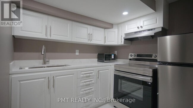 Building Photo - 7 Waterbury Dr