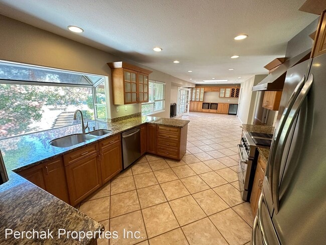 Building Photo - 4 br, 2 bath House - 629 Dolphin Drive