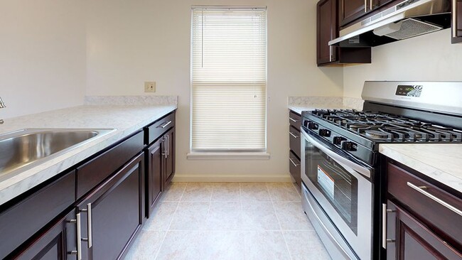 Kitchen - Lakeview Apartments