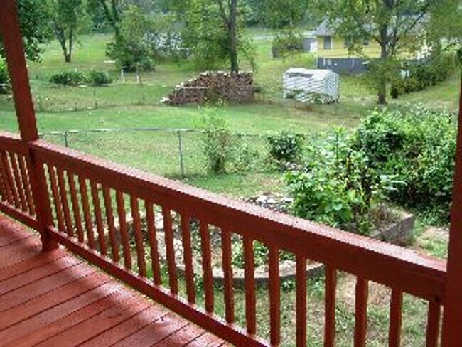 Foto del edificio - One Level House with Back Deck