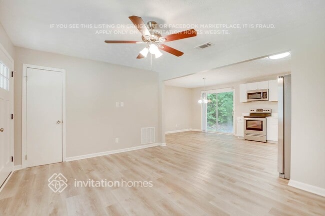 Building Photo - 7039 Carolyn Cir