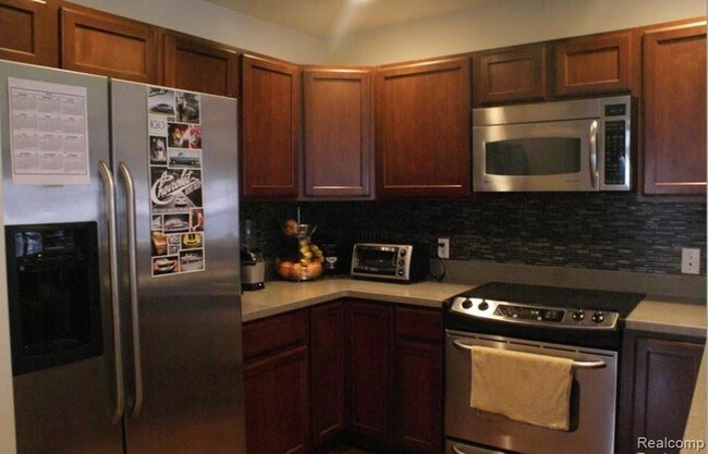 Foto del edificio - 27935 Hopkins Dr