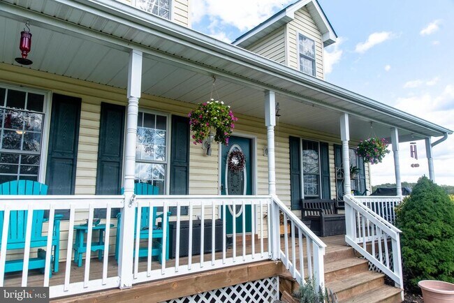Building Photo - 1455 Redbud Rd