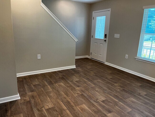 Foto del edificio - Ultra Spacious Living in Lake Tyler Subdivision