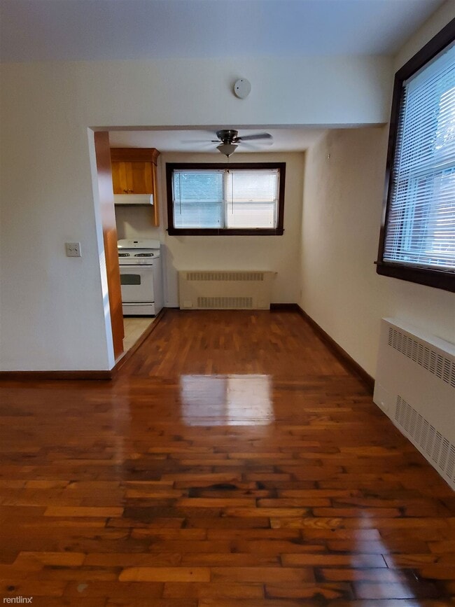 Building Photo - 2 br, 1 bath Condo - 11 Bedford Ave