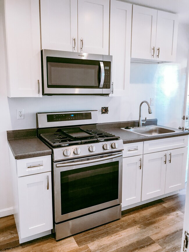 Brand new kitchenette - 1325 Elevation Rd