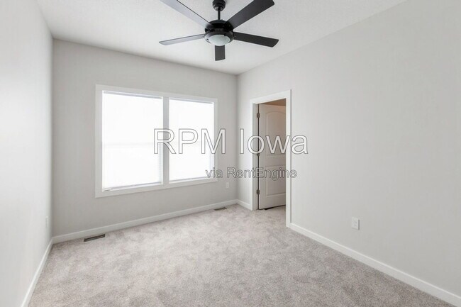 Foto del edificio - 6810 Bright St