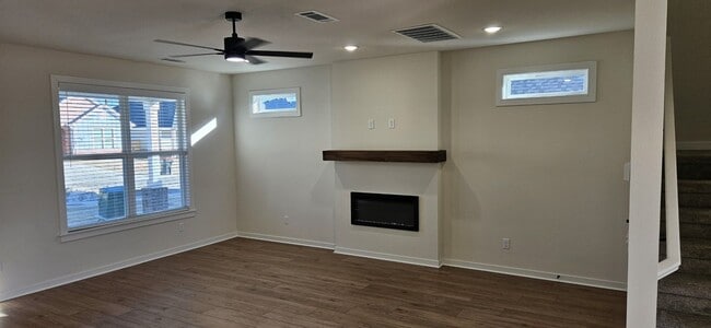 Building Photo - Nice New Home in East Springdale