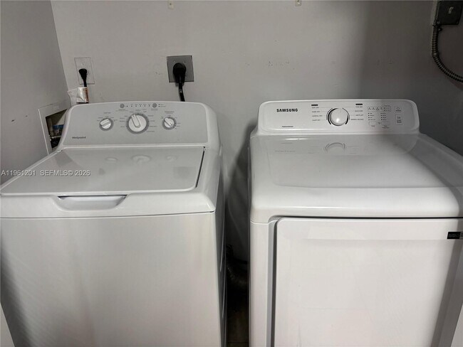 Foto del edificio - 2907 SE 15th Terrace