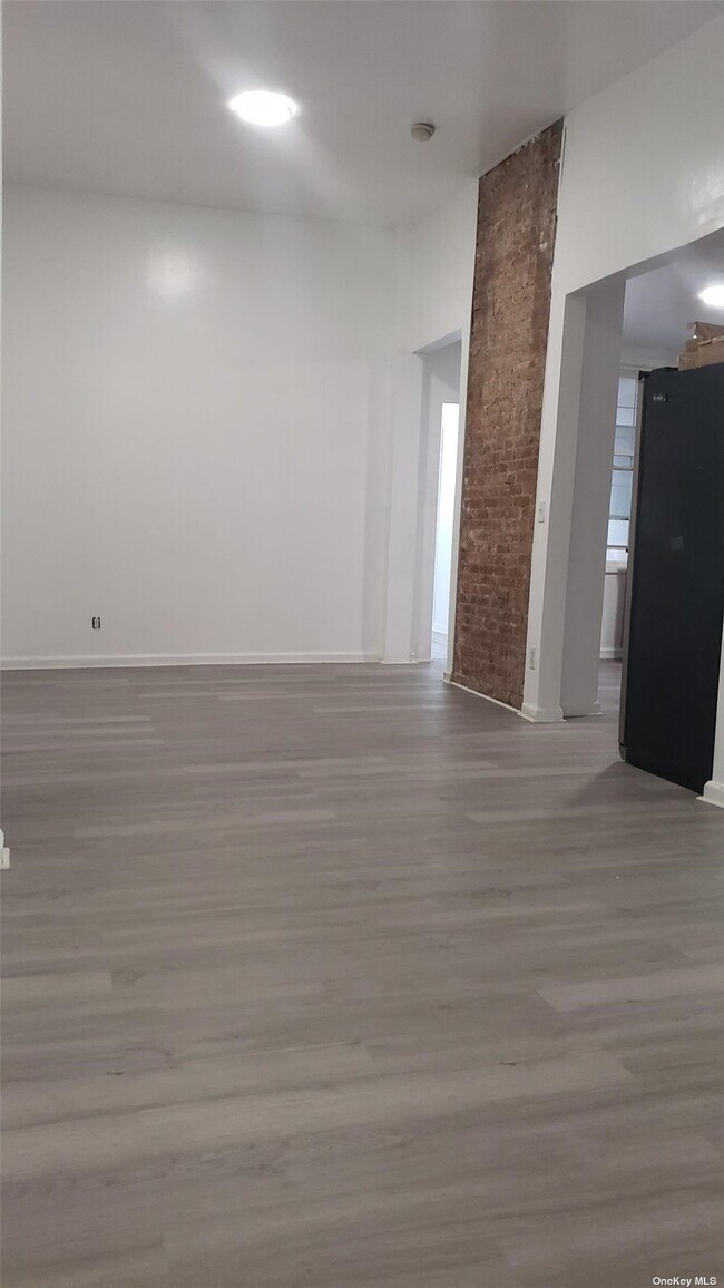 Foto del edificio - 67-57 75th St