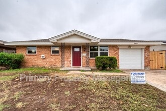 Building Photo - 2828 SW 83rd St