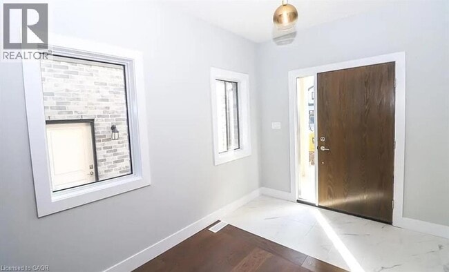 Building Photo - 3742 Somerston Cres