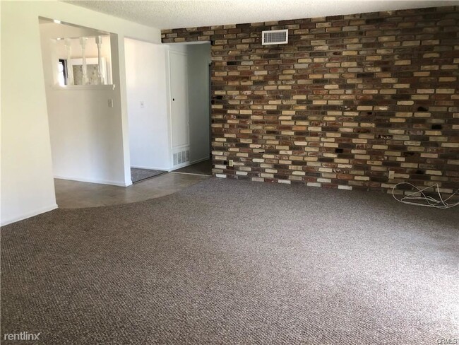 Building Photo - 4 br, 2.5 bath House - 12752 Olive St