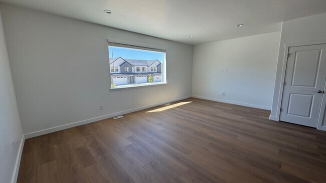 Foto del edificio - Brand new 3 Bedroom 3 Bath in Payson!