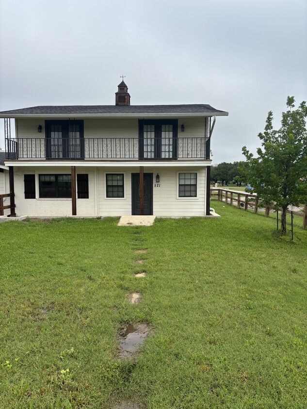 Building Photo - 521 FM 407