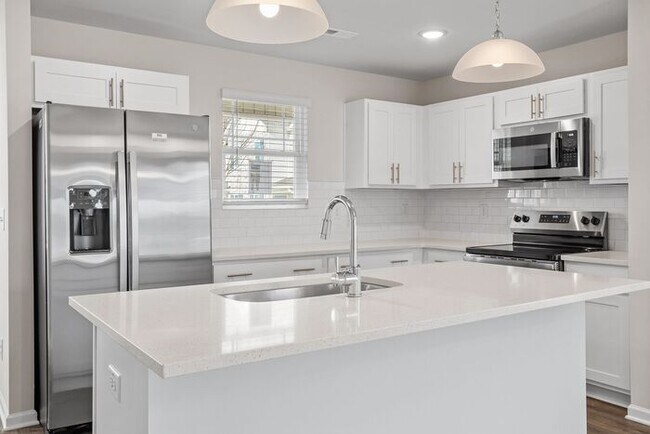 Foto del edificio - 3 Bd 2.5 Ba Townhome in Youngsville! First Month Free with 13 Month Lease!