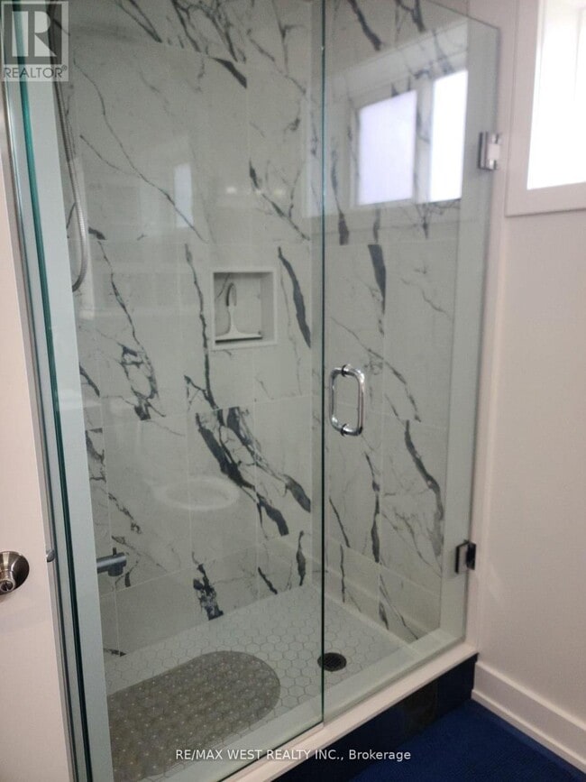 Building Photo - 16 Stocco Ct