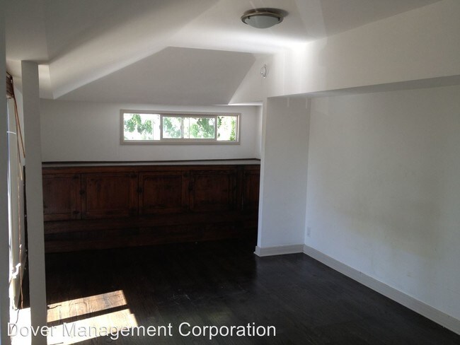 Building Photo - 944 Maltman Ave