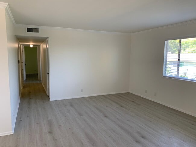 Building Photo - 175 E Highland Ave