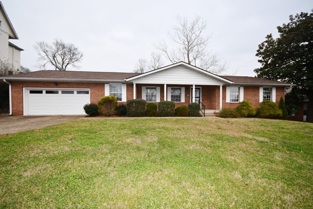 Primary Photo - 6 N Crest Rd