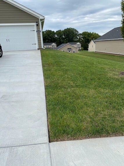 Building Photo - 2215 Mason Bee Dr