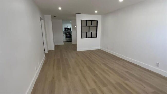Foto del edificio - 1460 NW 22nd Ct