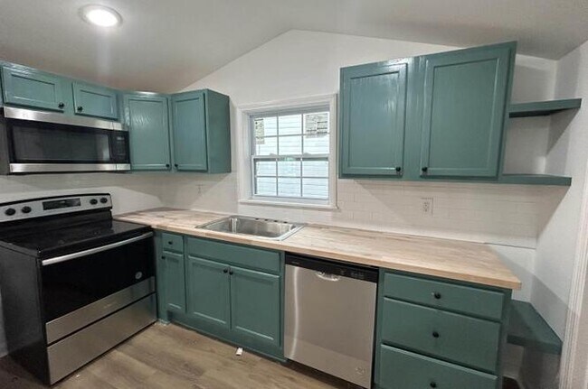 Foto del edificio - 325 Sectionline St