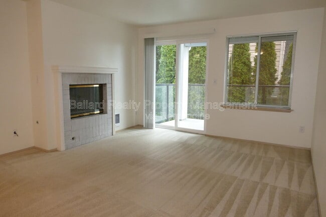 Building Photo - 2244 13th Ave W
