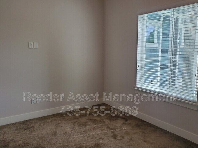 Building Photo - 1767 Ikaros Ln