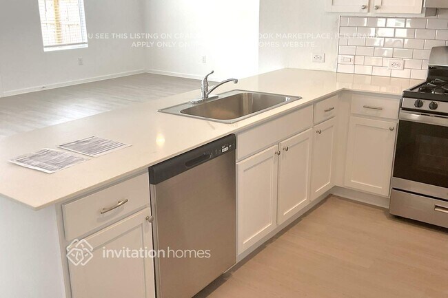 Building Photo - 1603 Hummock Steep