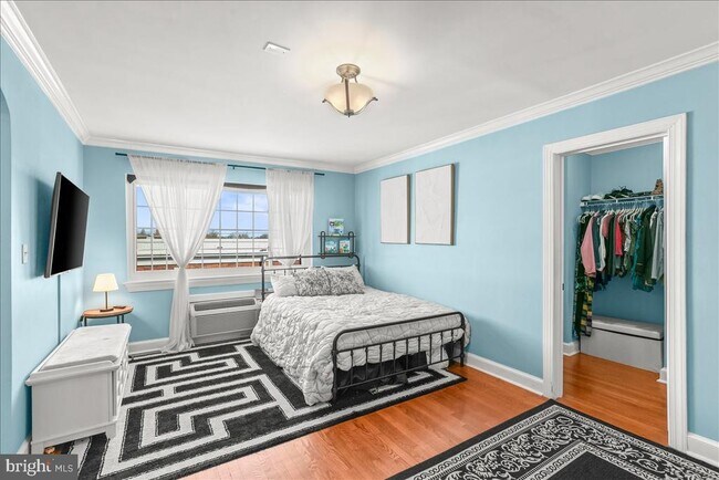 Foto del edificio - 820 N Washington St