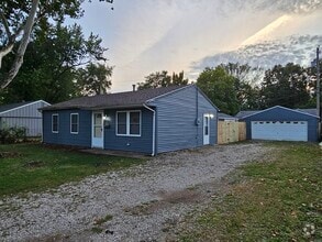 Building Photo - 1833 Greentree Rd