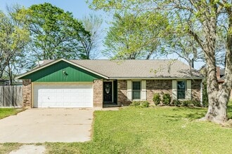 Building Photo - 530 Tall Timber Dr