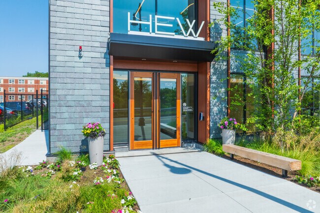 Entrada principal - Hew at 1515