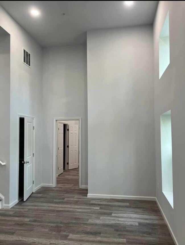 Building Photo - 9110 Flemming Pl