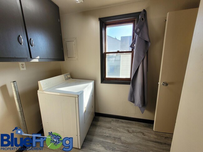 Foto del edificio - 513 Dutton Ave