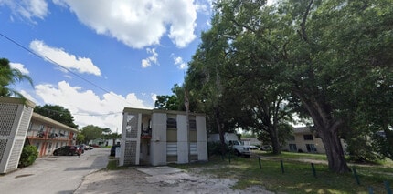 Building Photo - 1032 W Jefferson St