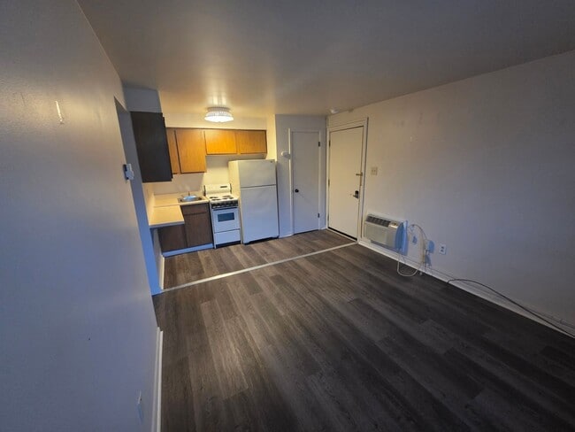 Building Photo - 1 Bedroom 1 Bath-Moon Township