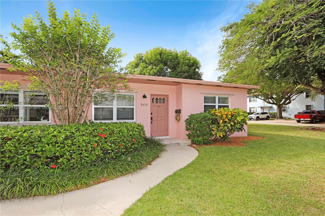 Foto principal - 5476 SW 78th St