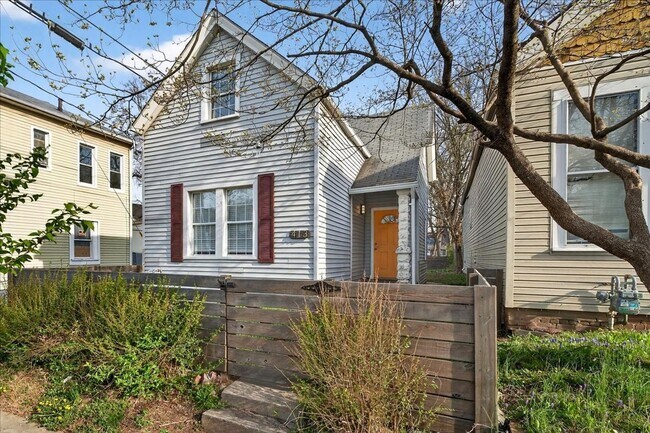 Foto del edificio - 4 Bedroom, 1.5 Bath house in Shelby Park, Fenced, Off-street Parking, Pets OKAY!