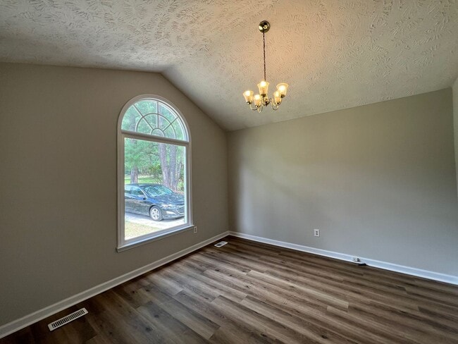 Foto del edificio - Lovely 3 Bed 2 Bath Raeford Home