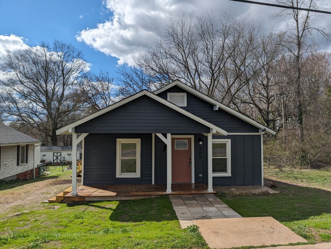 Foto principal - 305 N Watterson St