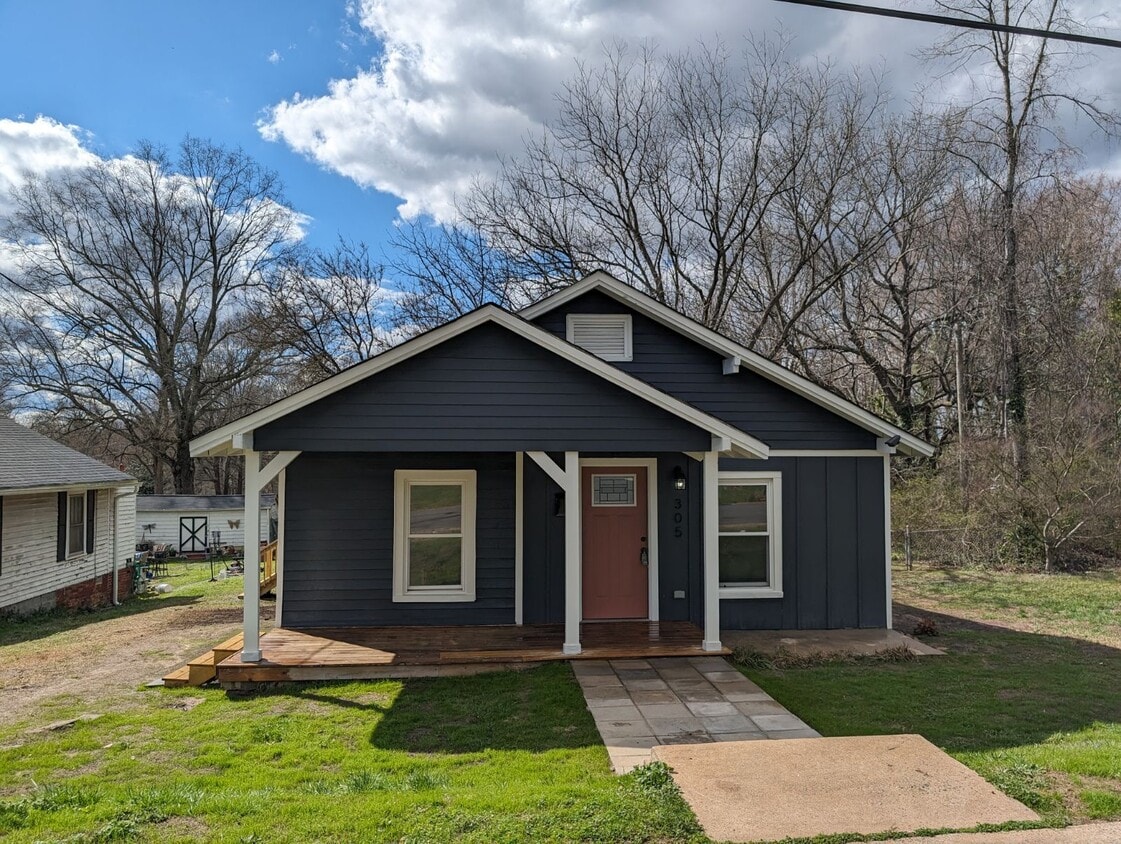 Primary Photo - 305 N Watterson St